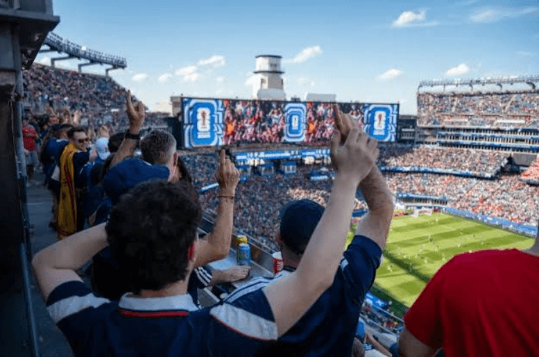 Why Cricket Fans Treat Star Players Like Movie Leads During Tight Matches